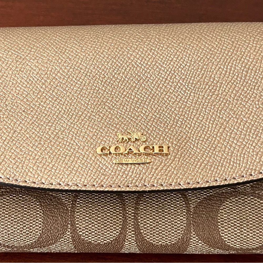 New Coach wallet used once
